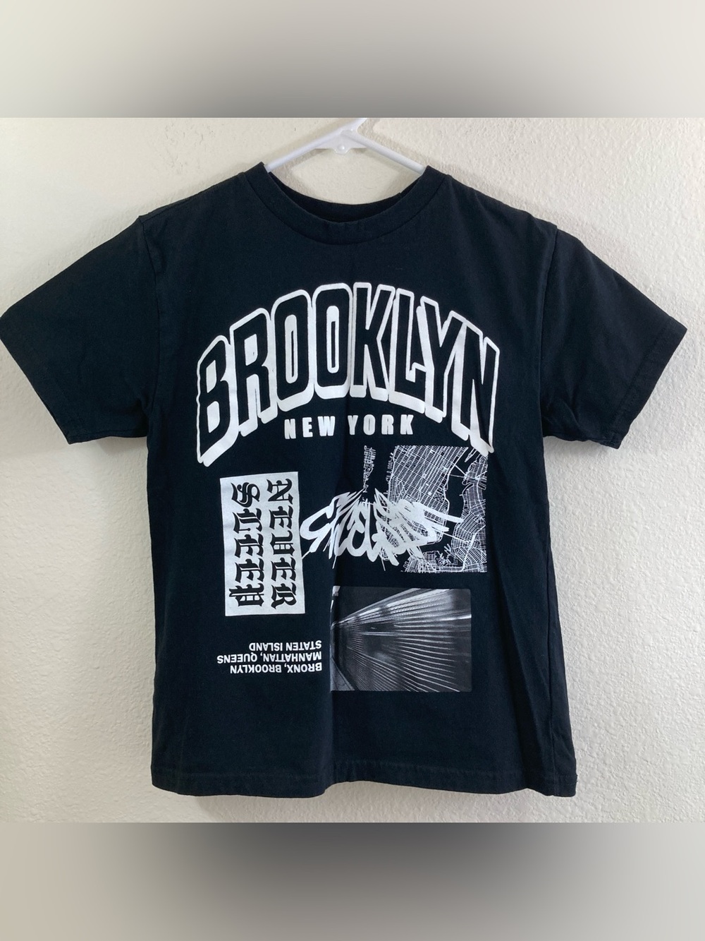 Faded Black Kids Brooklyn New York Graphic T-Shirt Size M NYC Tee
